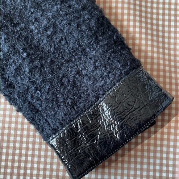 AKRIS Punto 3/4 sleeves blazer w/patent leather
accents. black. Size 6 US - Picture 4 of 16